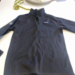 Patagonia pullover dark gray black Sz M fits small